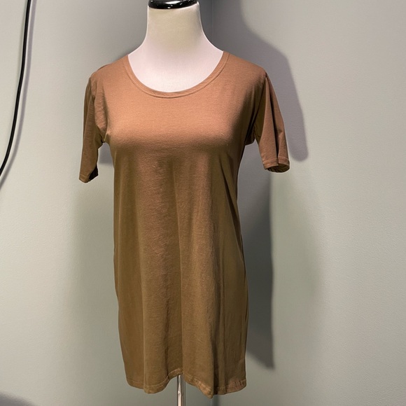 Elegantees Madeline tunic in Beech Olive, XS - Picture 2 of 9
